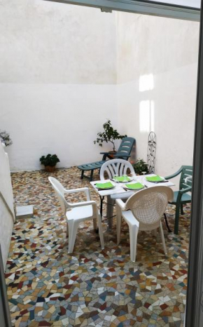Exceptionnel : hypercentre Biarritz T2 avec patio